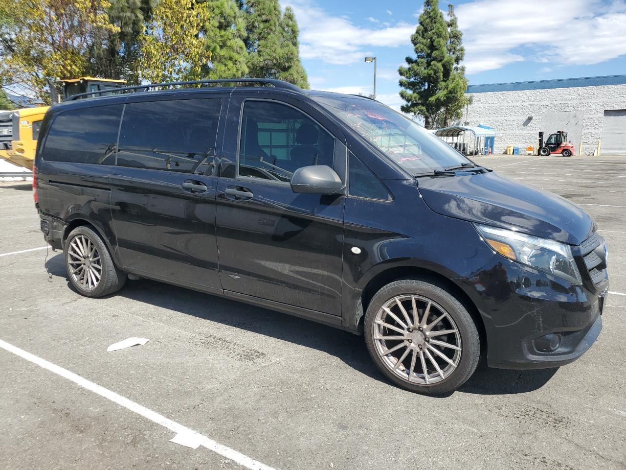 2017 Mercedes-Benz Metris - Фото 4