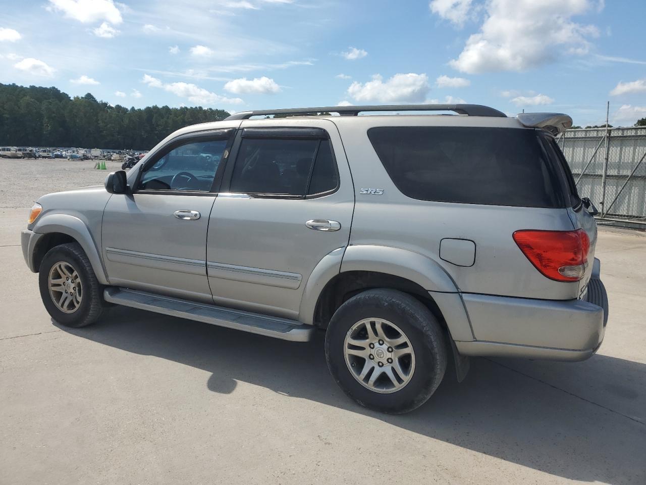 2005 Toyota Sequoia Sr5 - Фото 2