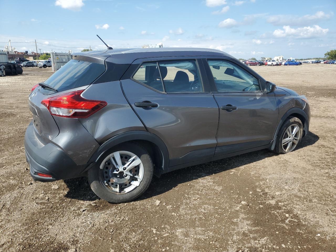 2018 Nissan Kicks S - Фото 3