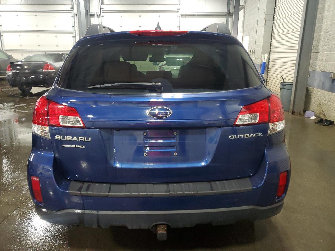 2011 Subaru Outback 2.5I Limited - Image 6