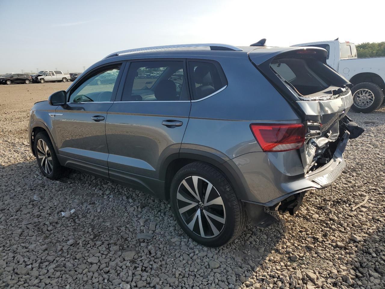 2022 Volkswagen Taos Se Iq Drive - Image 2