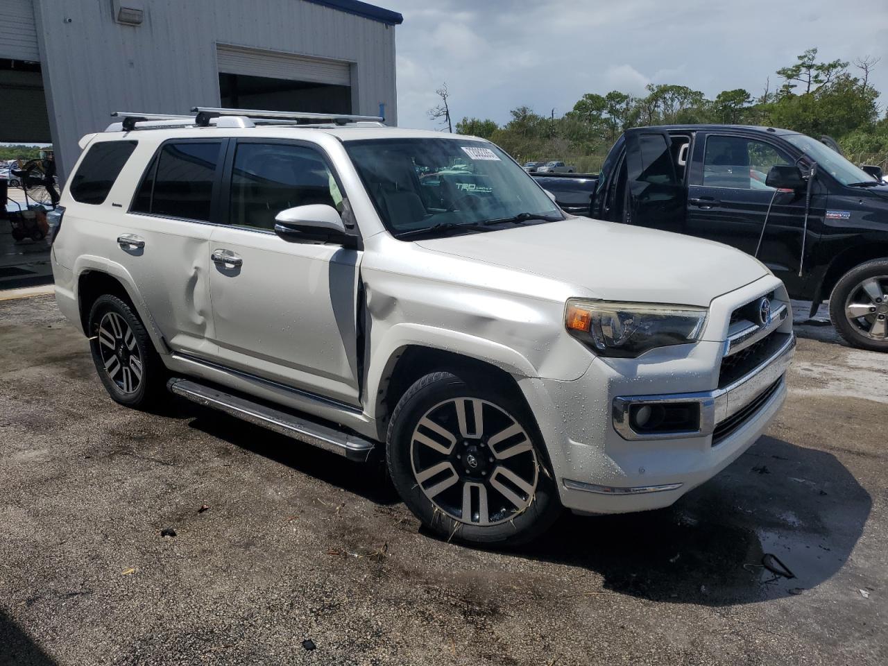 2014 Toyota 4Runner Sr5 - Фото 4