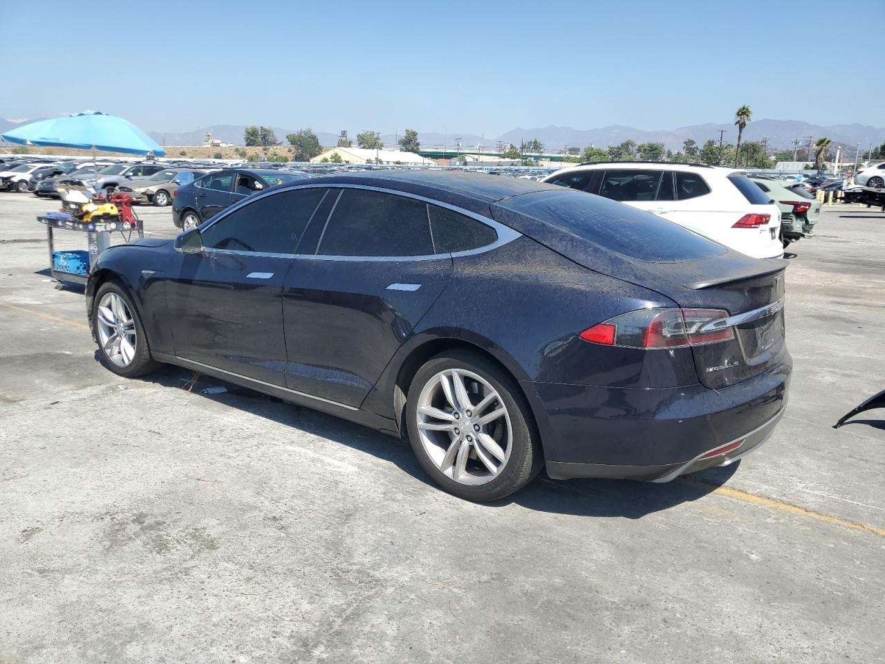 2014 Tesla Model S - Image 2