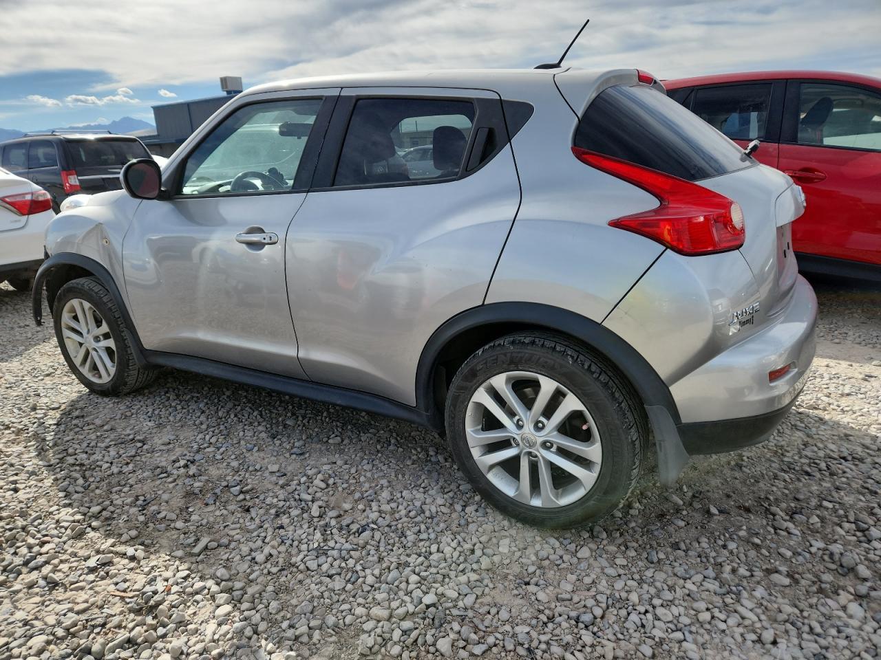 2011 Nissan Juke S - Image 2