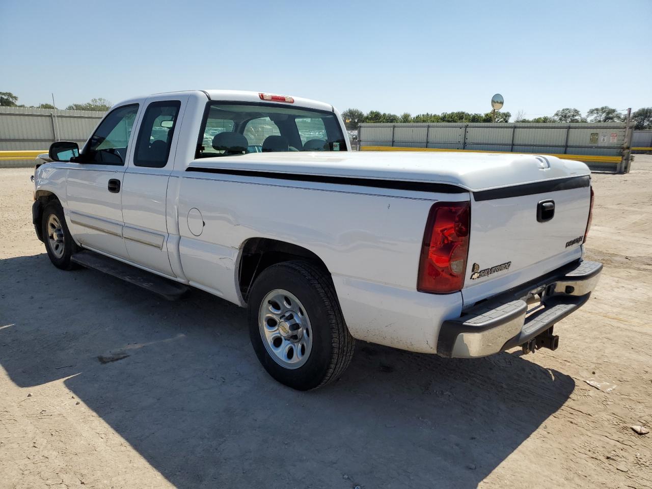 2005 Chevrolet Silverado C1500 - Фото 2
