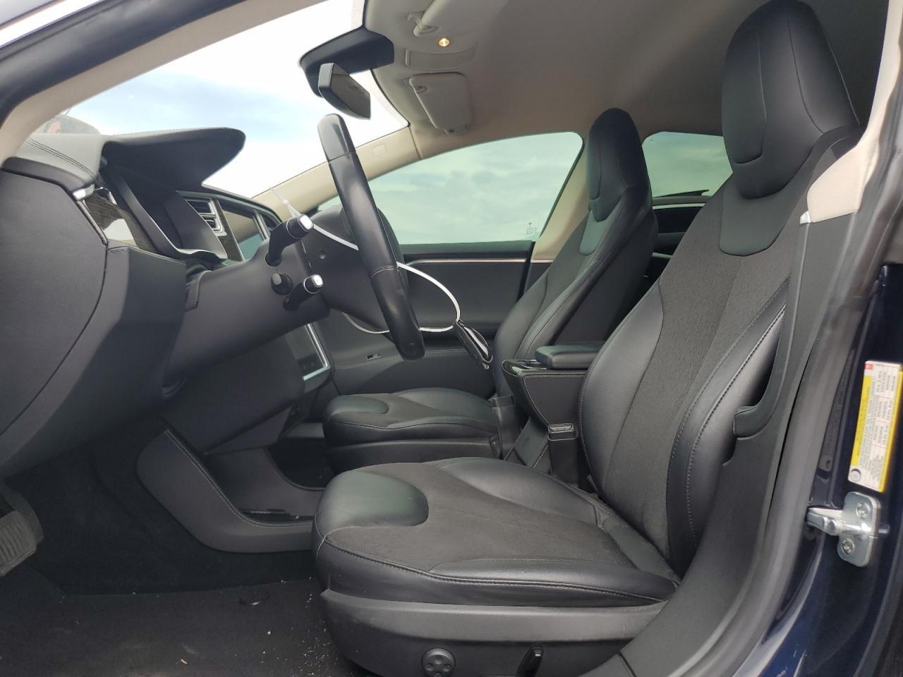 2014 Tesla Model S - Image 7