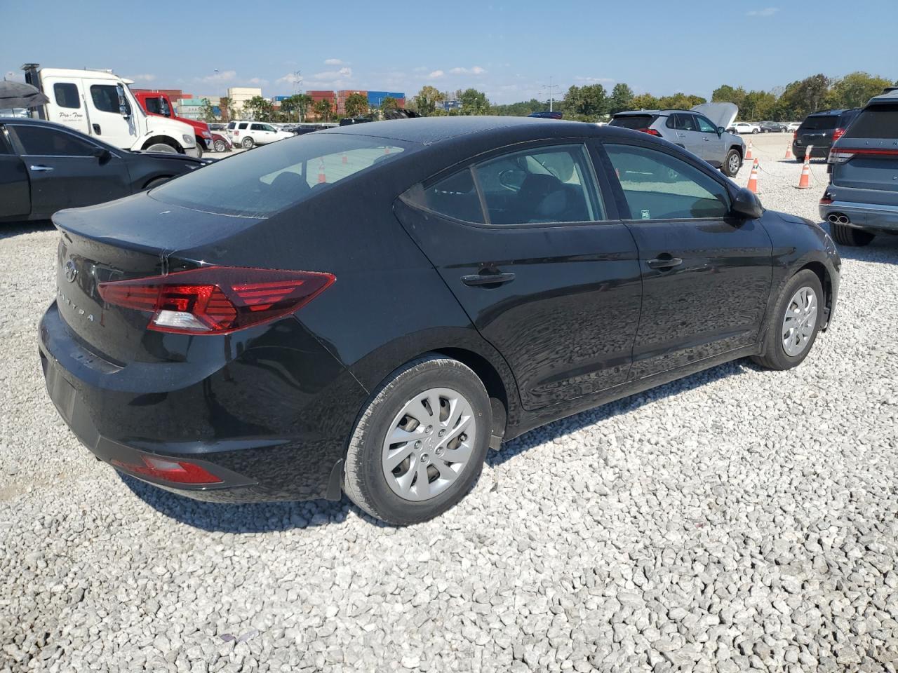 2020 Hyundai Elantra Se - Фото 3