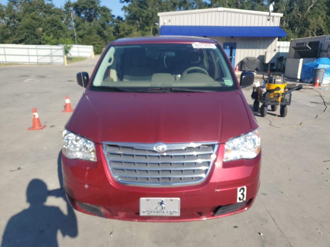 2010 Chrysler Town & Country Lx - Фото 5