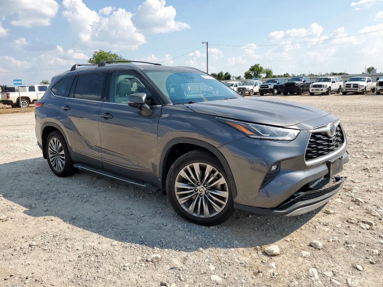 2021 Toyota Highlander Platinum - Фото 4