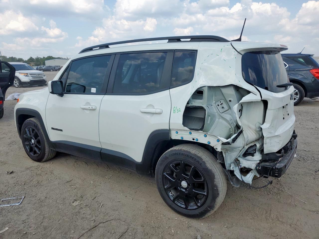 2021 Jeep Renegade Latitude - Фото 2