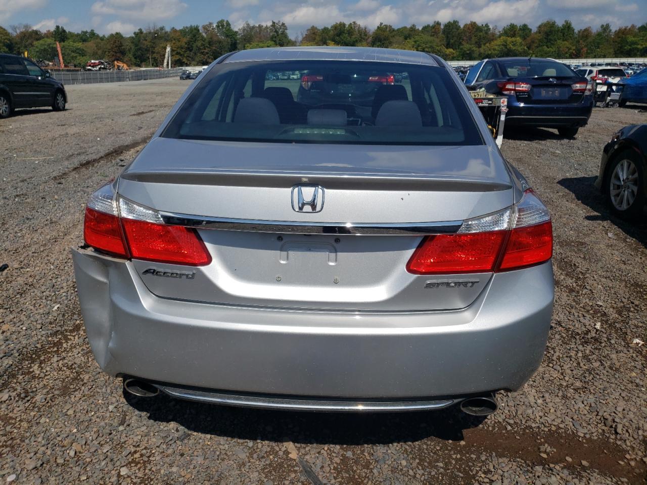2015 Honda Accord Sport - Image 6