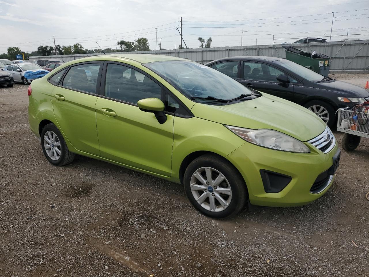 2011 Ford Fiesta Se - Фото 4