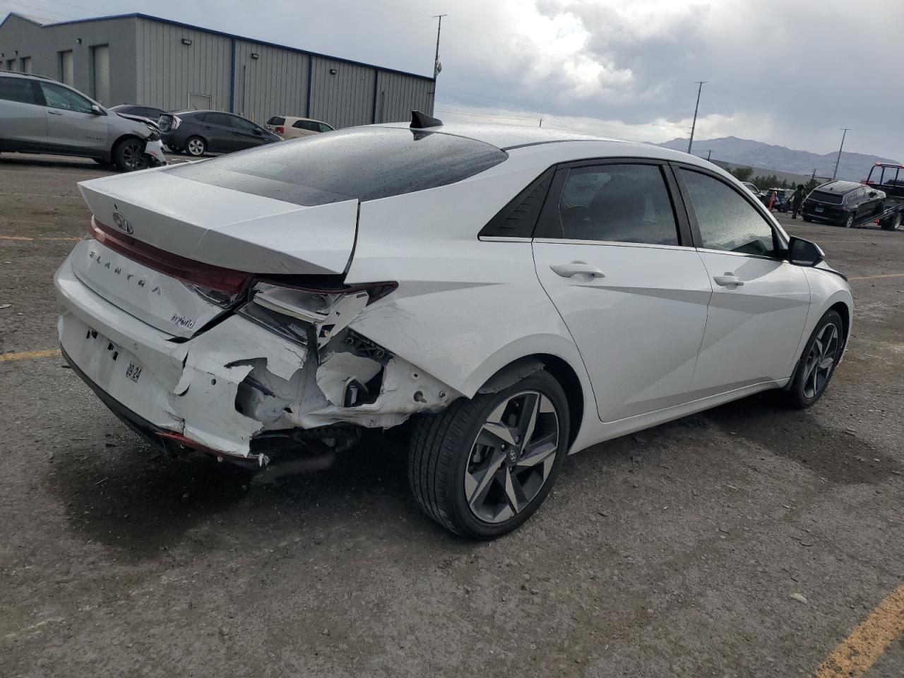 2023 Hyundai Elantra Limited - Фото 3