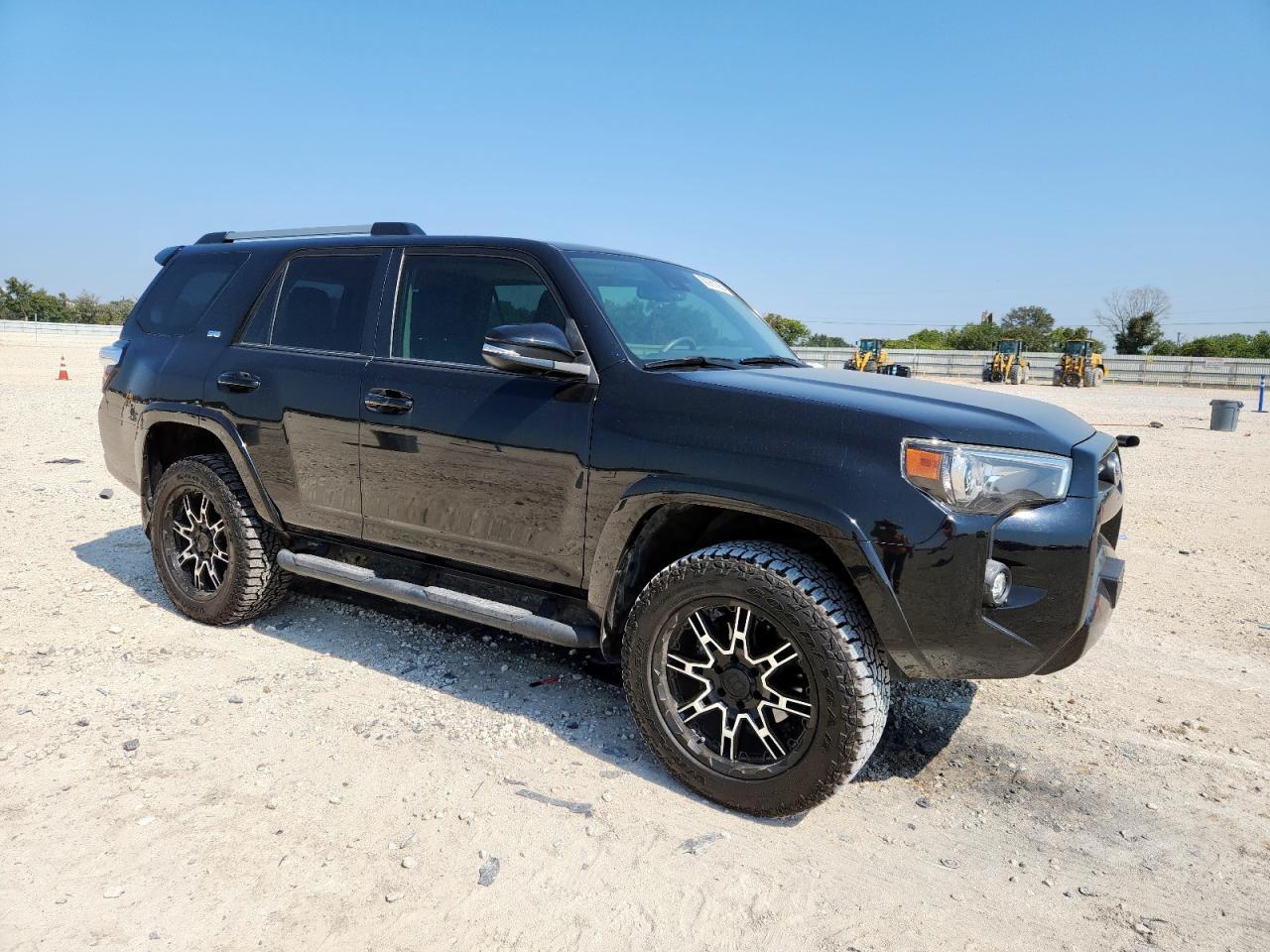 2021 Toyota 4Runner Sr5 - Image 4