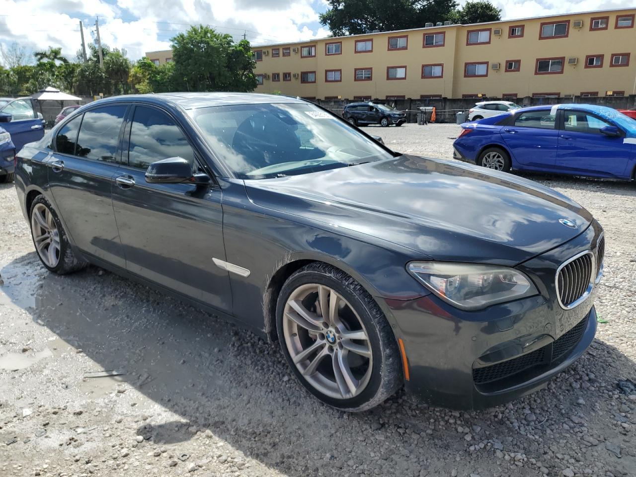 2015 BMW 740 I - Image 4