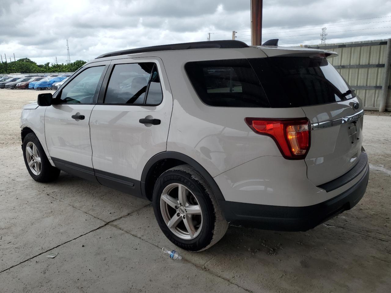 2018 Ford Explorer - Image 2