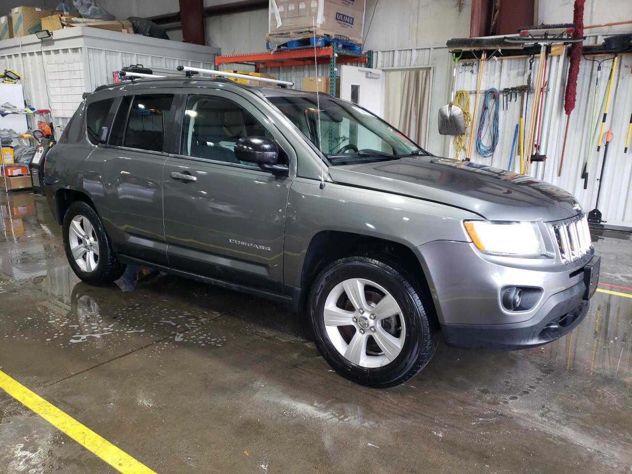 2012 Jeep Compass Latitude - Фото 4