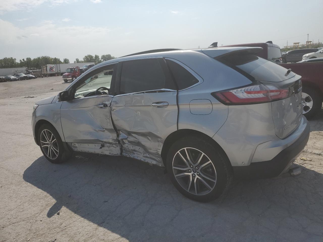 2021 Ford Edge Titanium - Фото 2