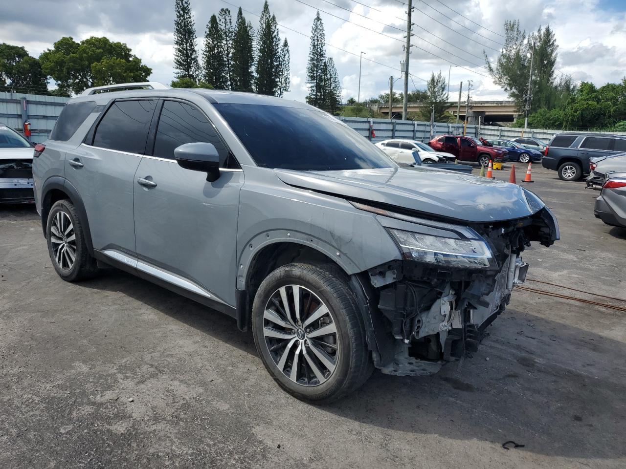 2023 Nissan Pathfinder Platinum - Фото 4