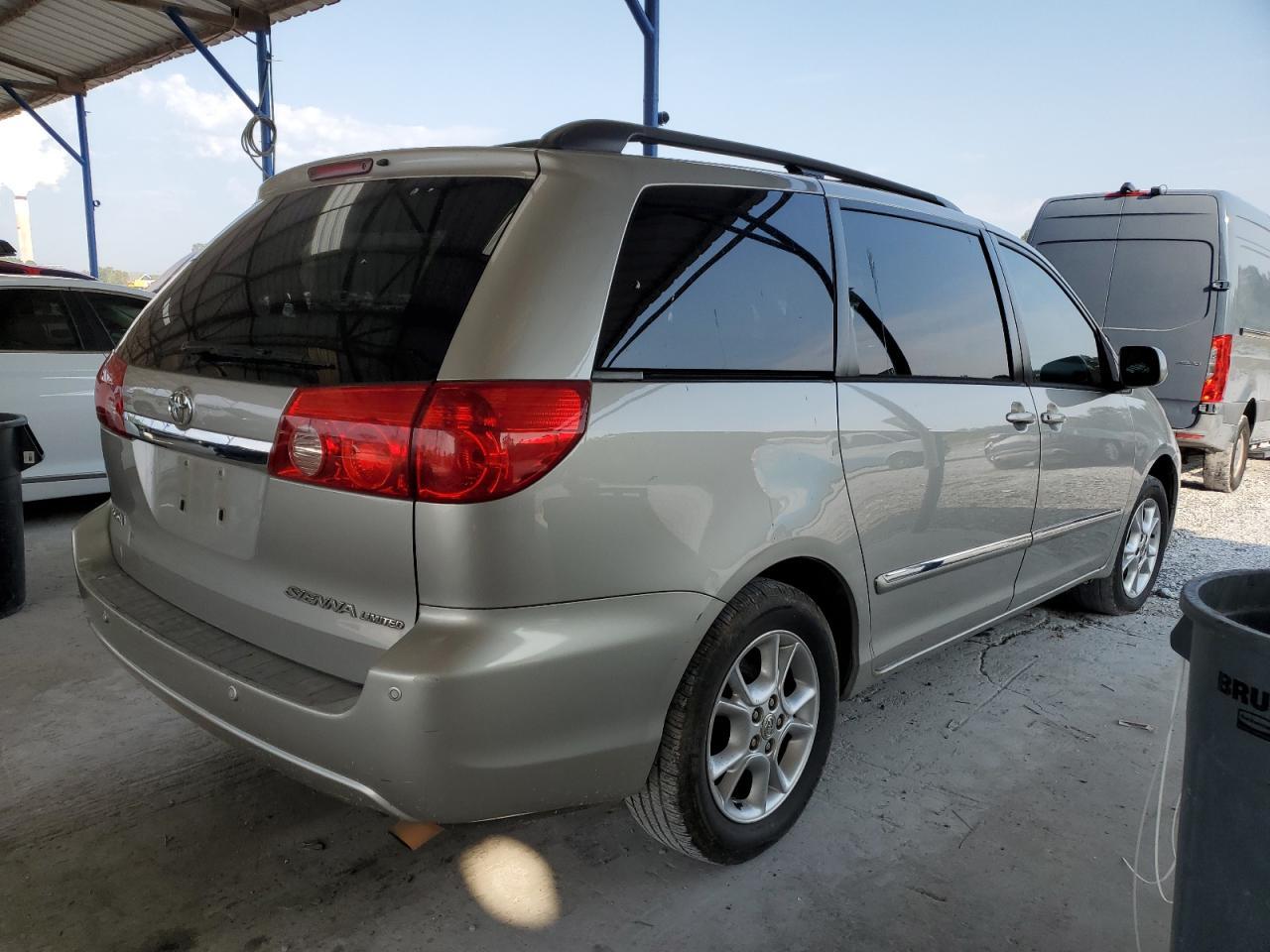 2006 Toyota Sienna Xle - Image 3