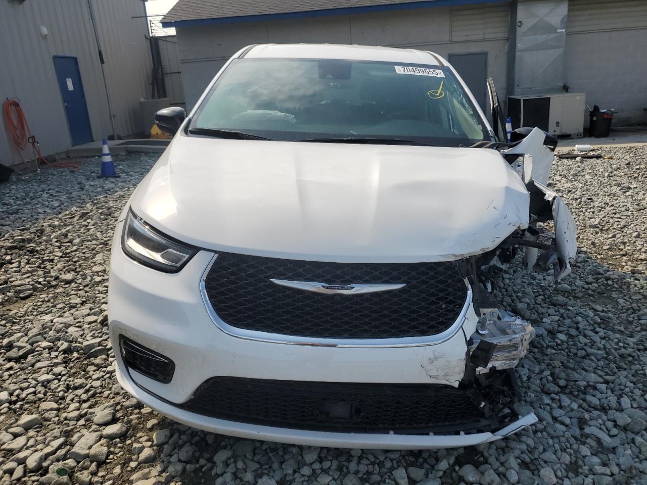 2024 Chrysler Pacifica Touring L - Image 5