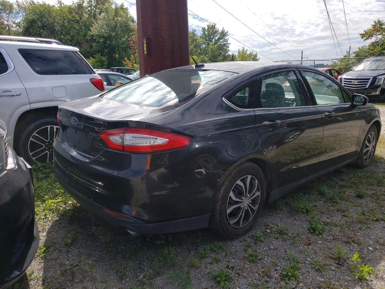 2013 Ford Fusion S - Фото 4