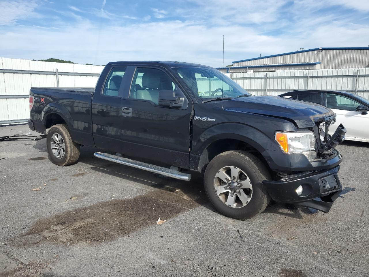 2013 Ford F150 Super Cab - Image 4