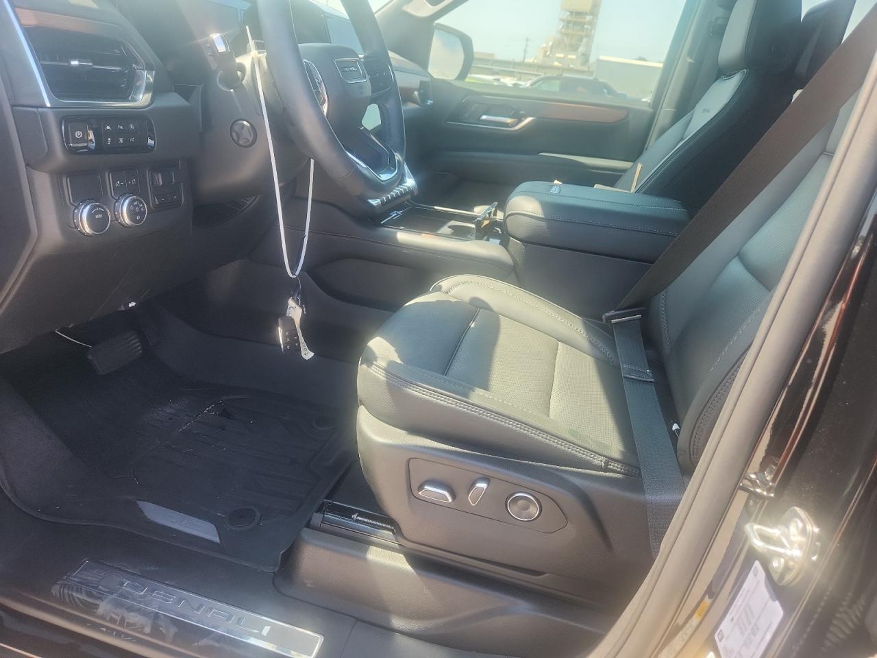 2025 GMC Yukon Denali - Фото 7