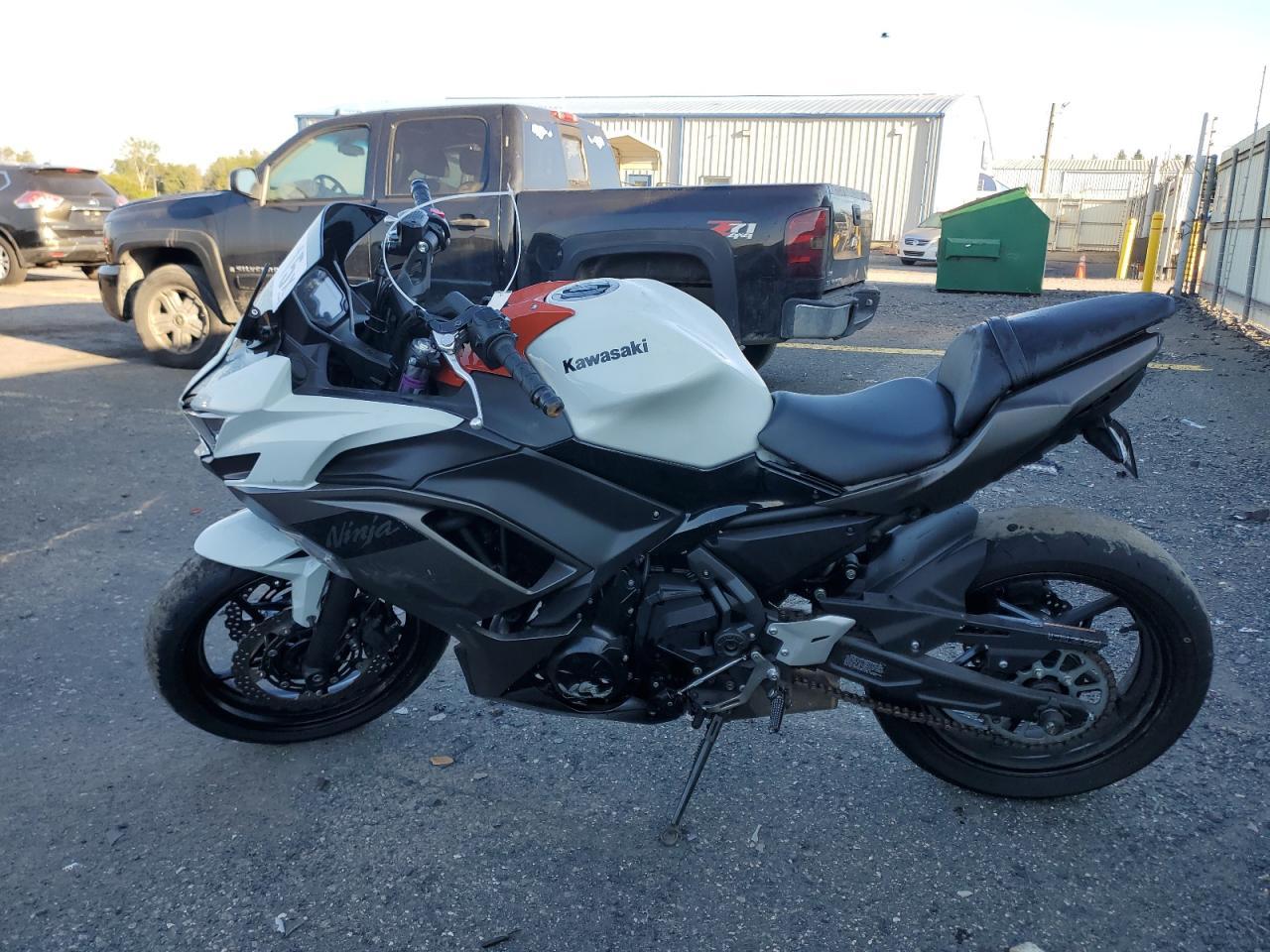 2023 Kawasaki Ex650 R - Фото 3