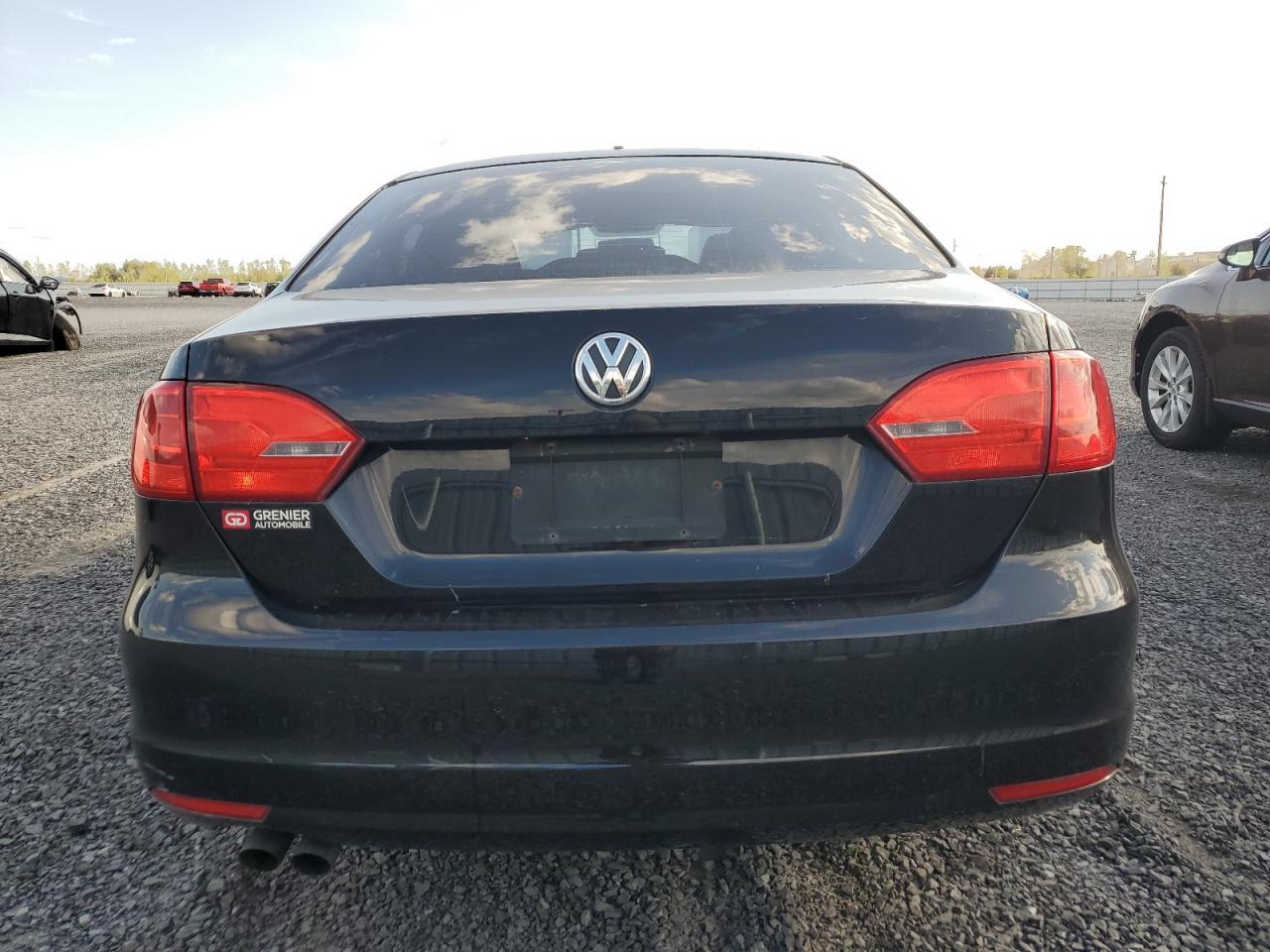2013 Volkswagen Jetta - Image 6