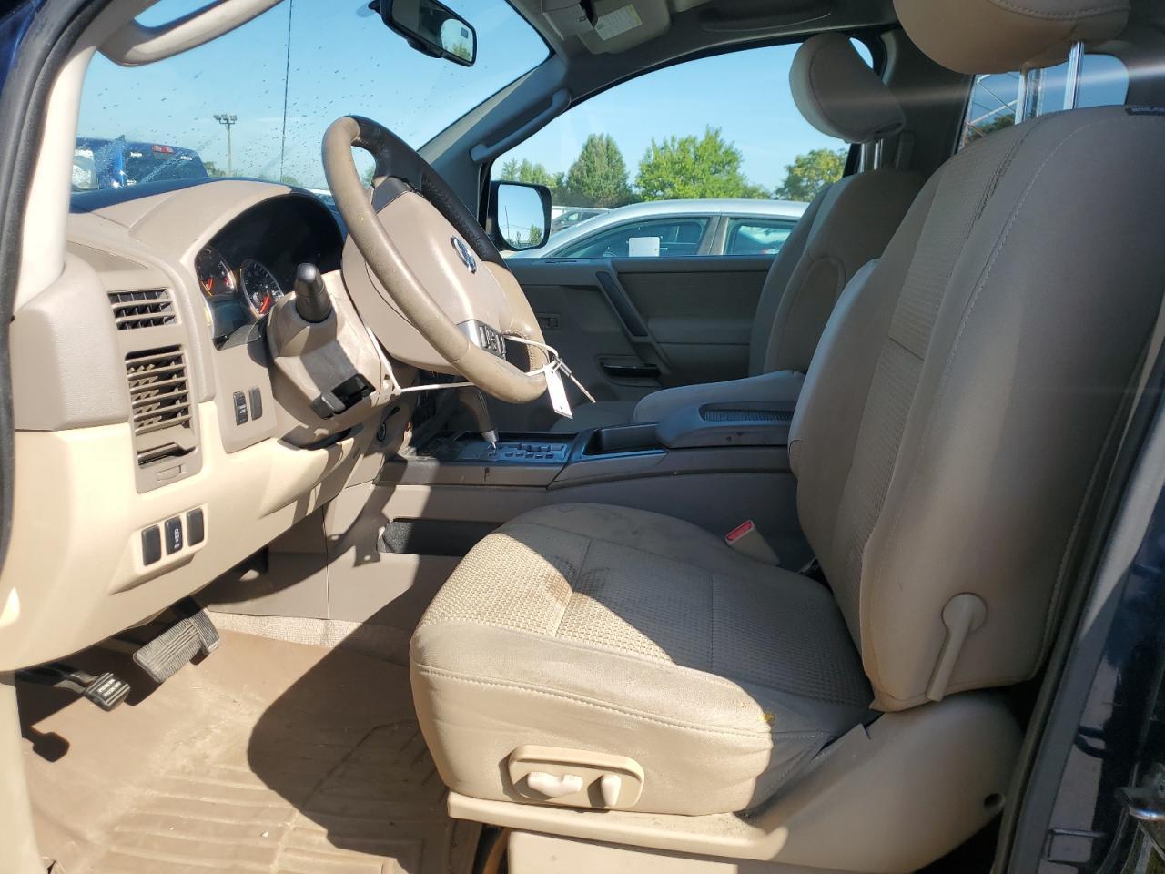 2010 Nissan Titan Xe - Image 7