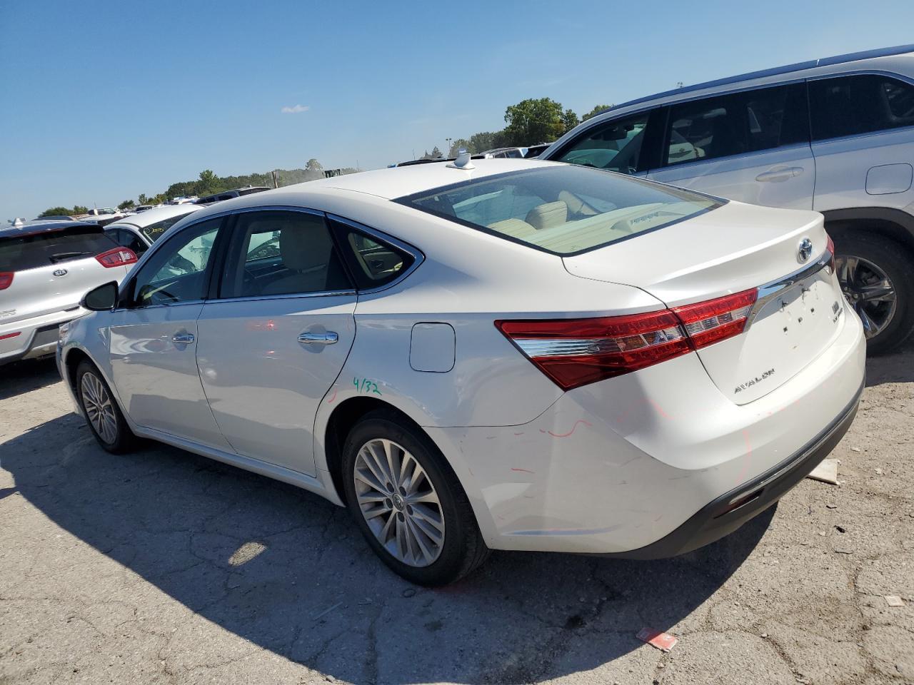 2014 Toyota Avalon Hybrid - Фото 2