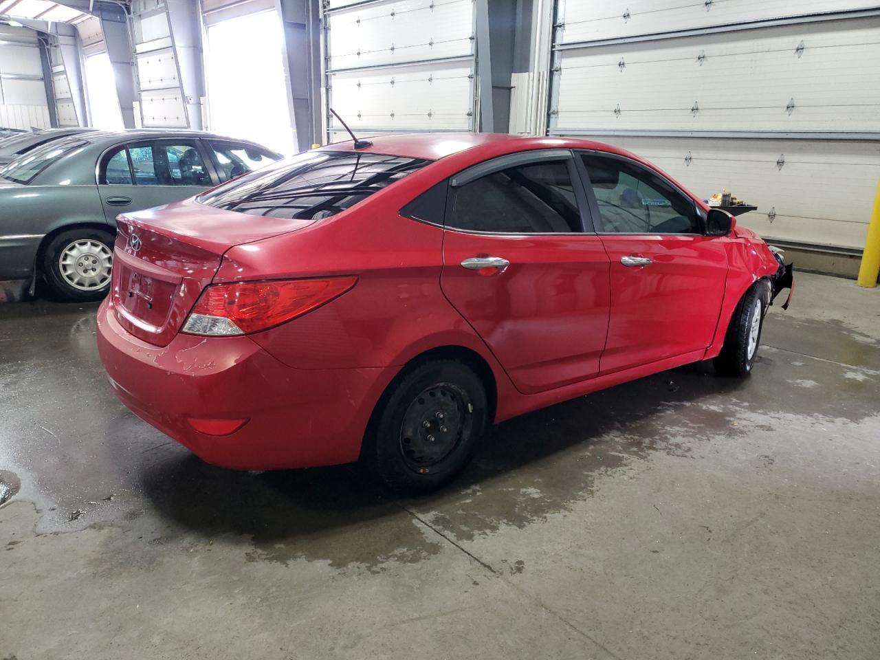 2013 Hyundai Accent Gls - Фото 3