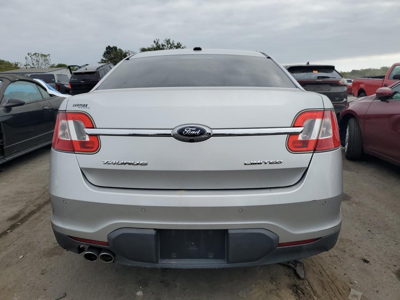 2012 Ford Taurus Limited - Image 6