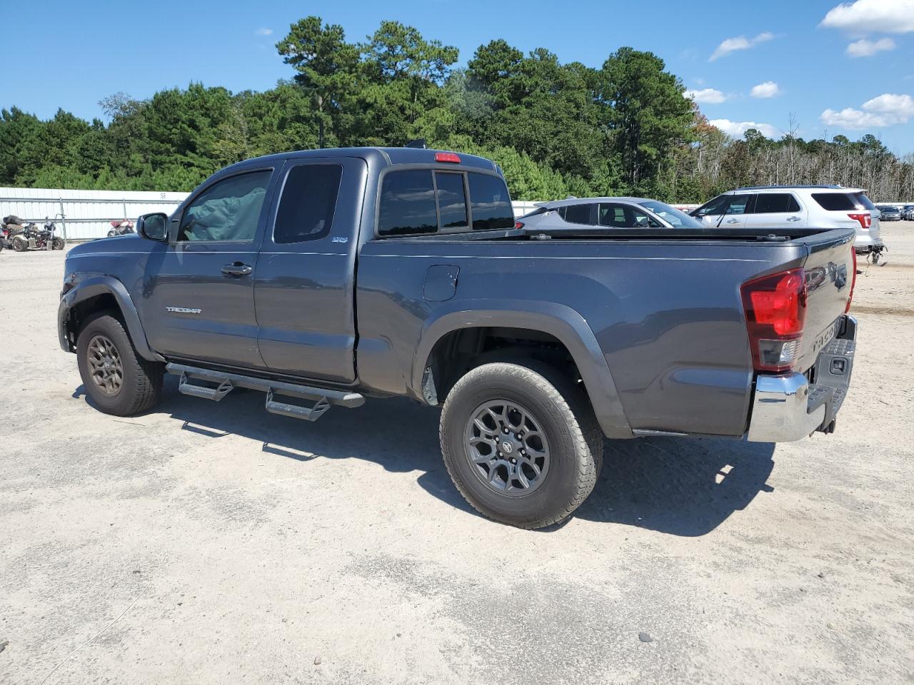 2018 Toyota Tacoma Access Cab - Фото 2