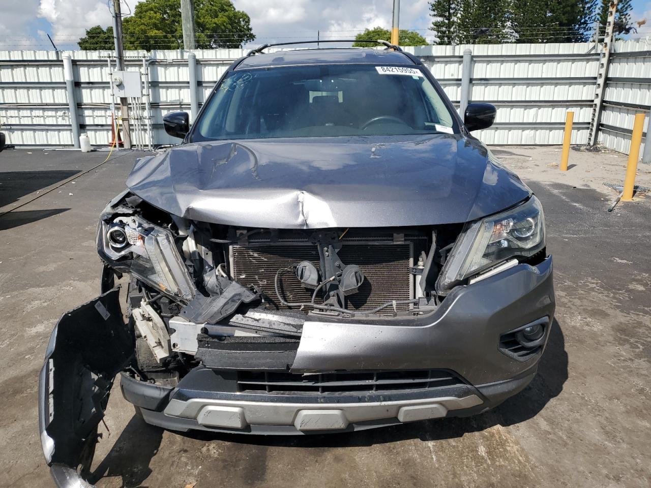 2019 Nissan Pathfinder S - Фото 5
