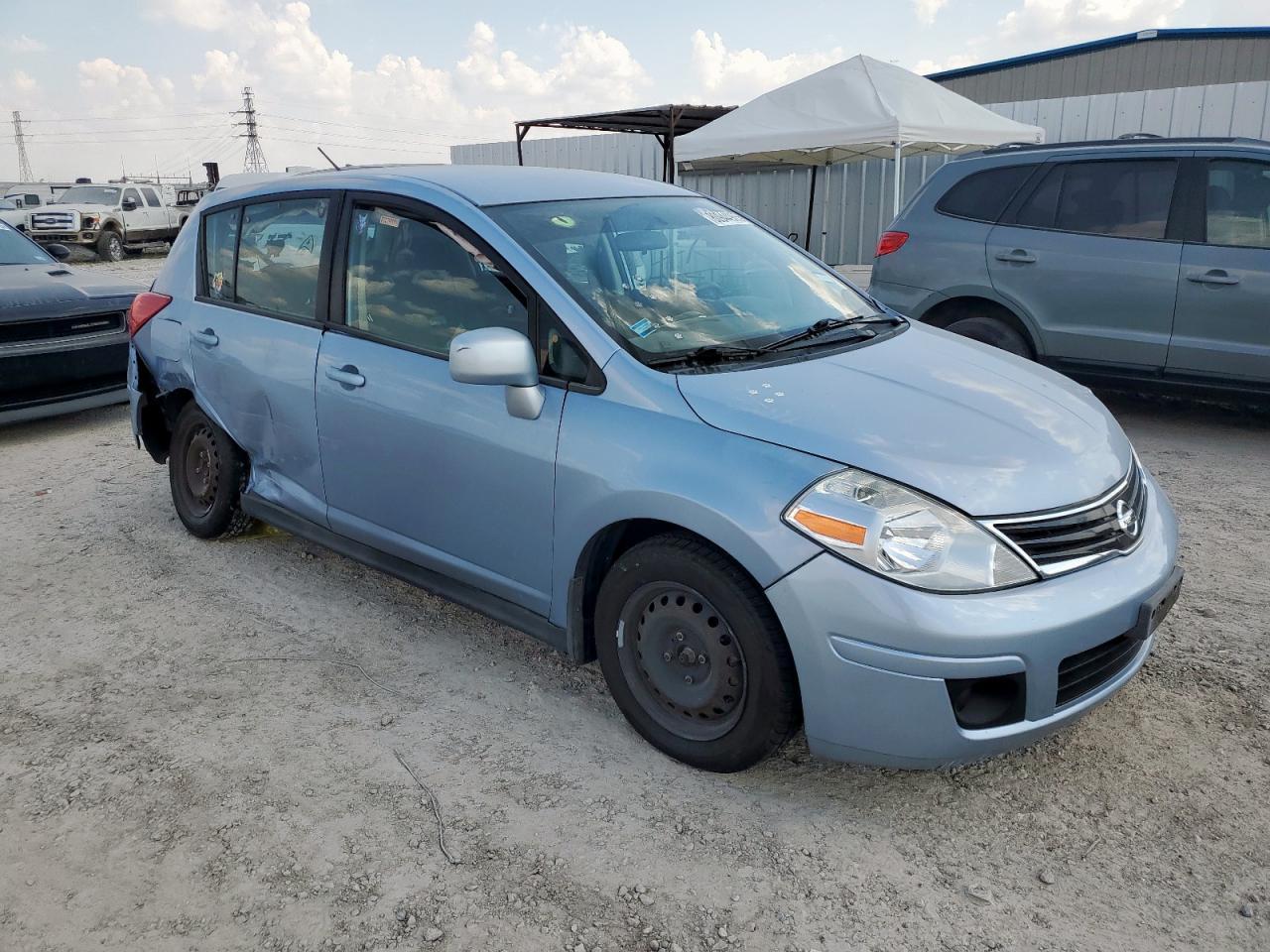 2011 Nissan Versa S - Image 4