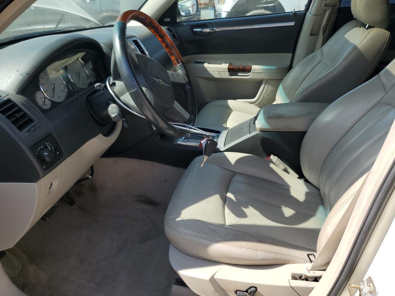 2005 Chrysler 300C - Фото 7
