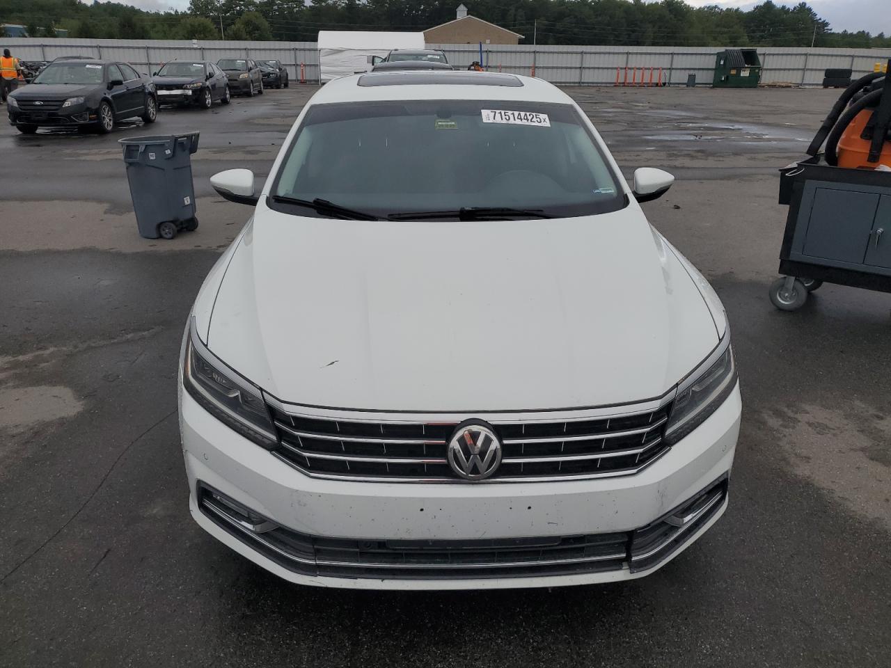 2017 Volkswagen Passat Se - Фото 5