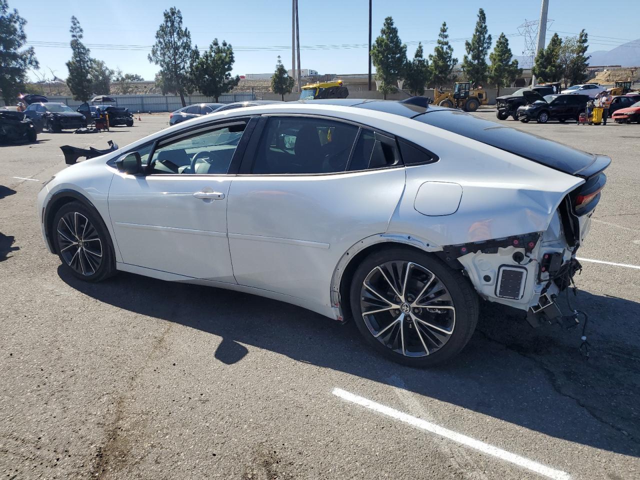 2024 Toyota Prius Le - Фото 2