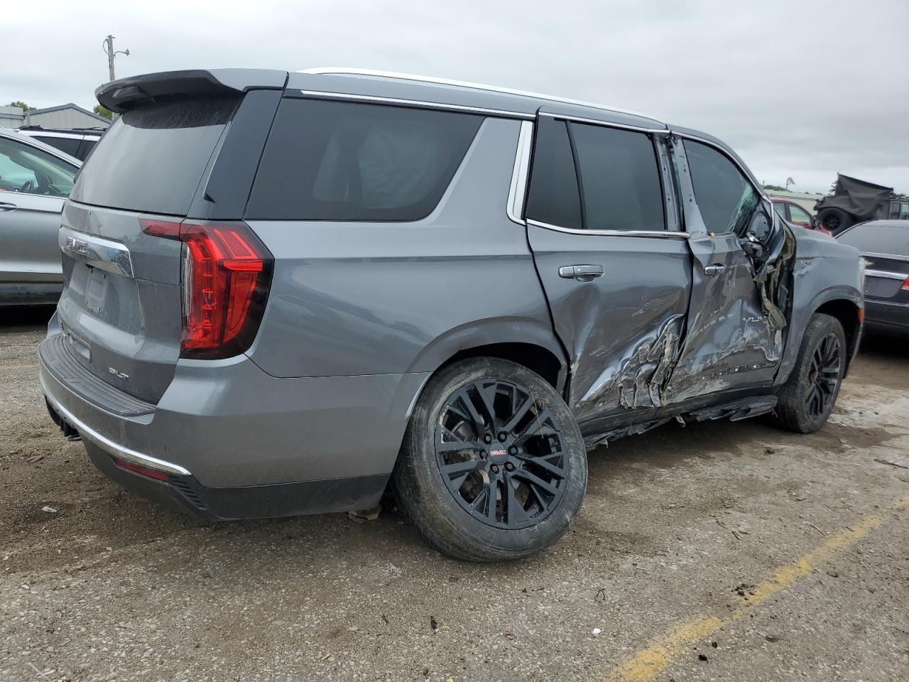 2022 GMC Yukon Slt - Фото 3