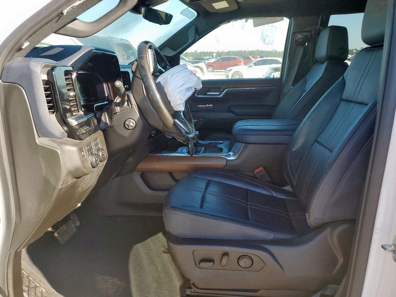 2023 Chevrolet Silverado K1500 High Country - Image 7