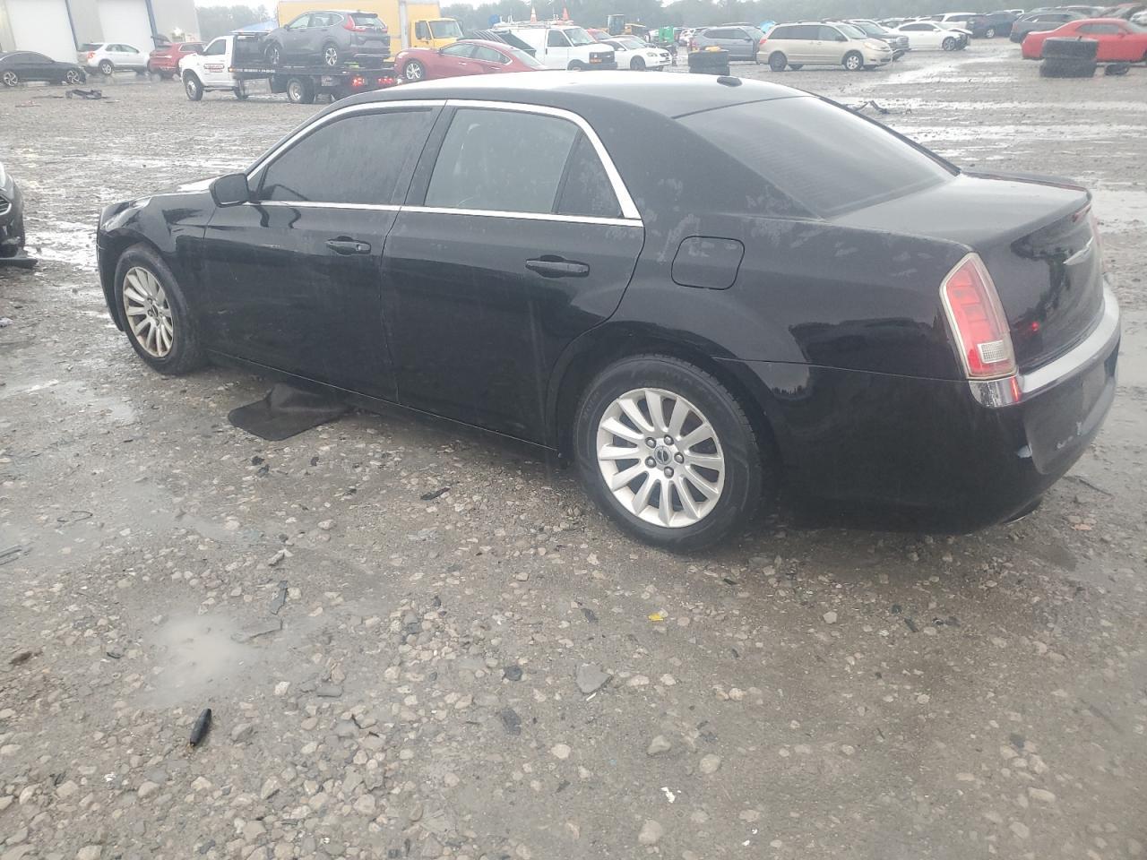 2013 Chrysler 300 - Фото 2