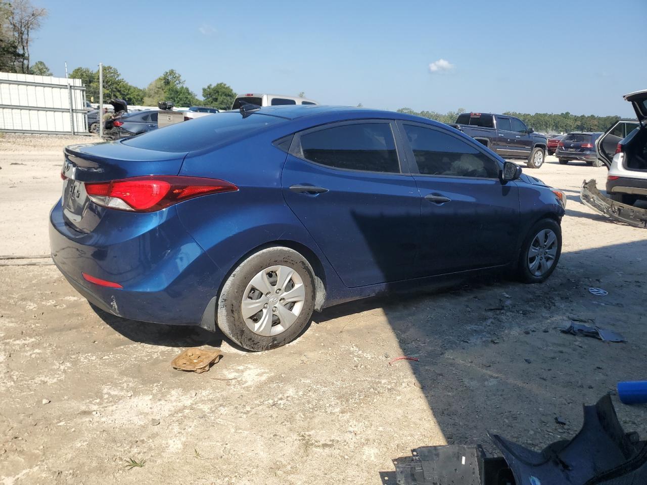 2016 Hyundai Elantra Se - Image 3