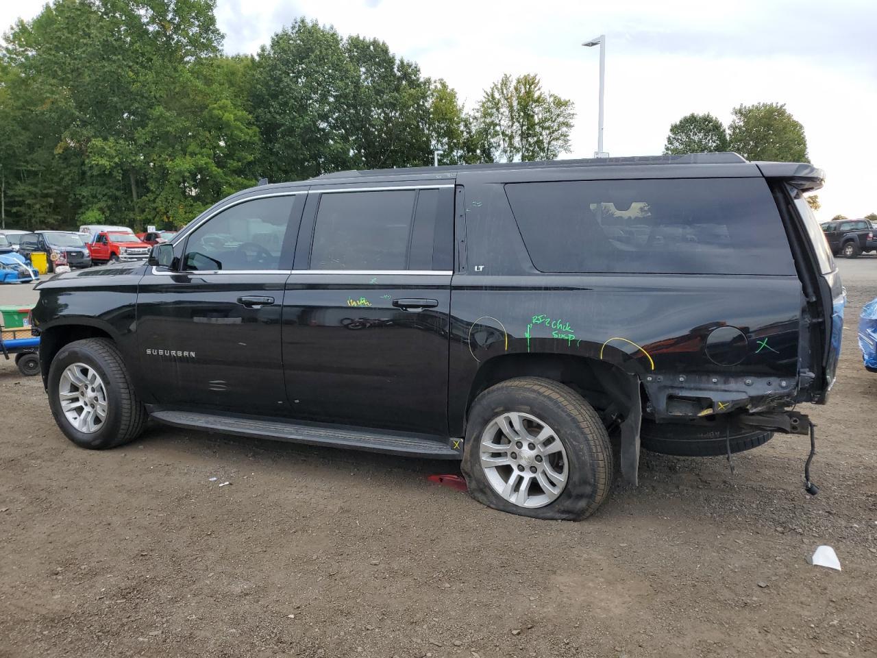 2019 Chevrolet Suburban K1500 Lt - Image 2