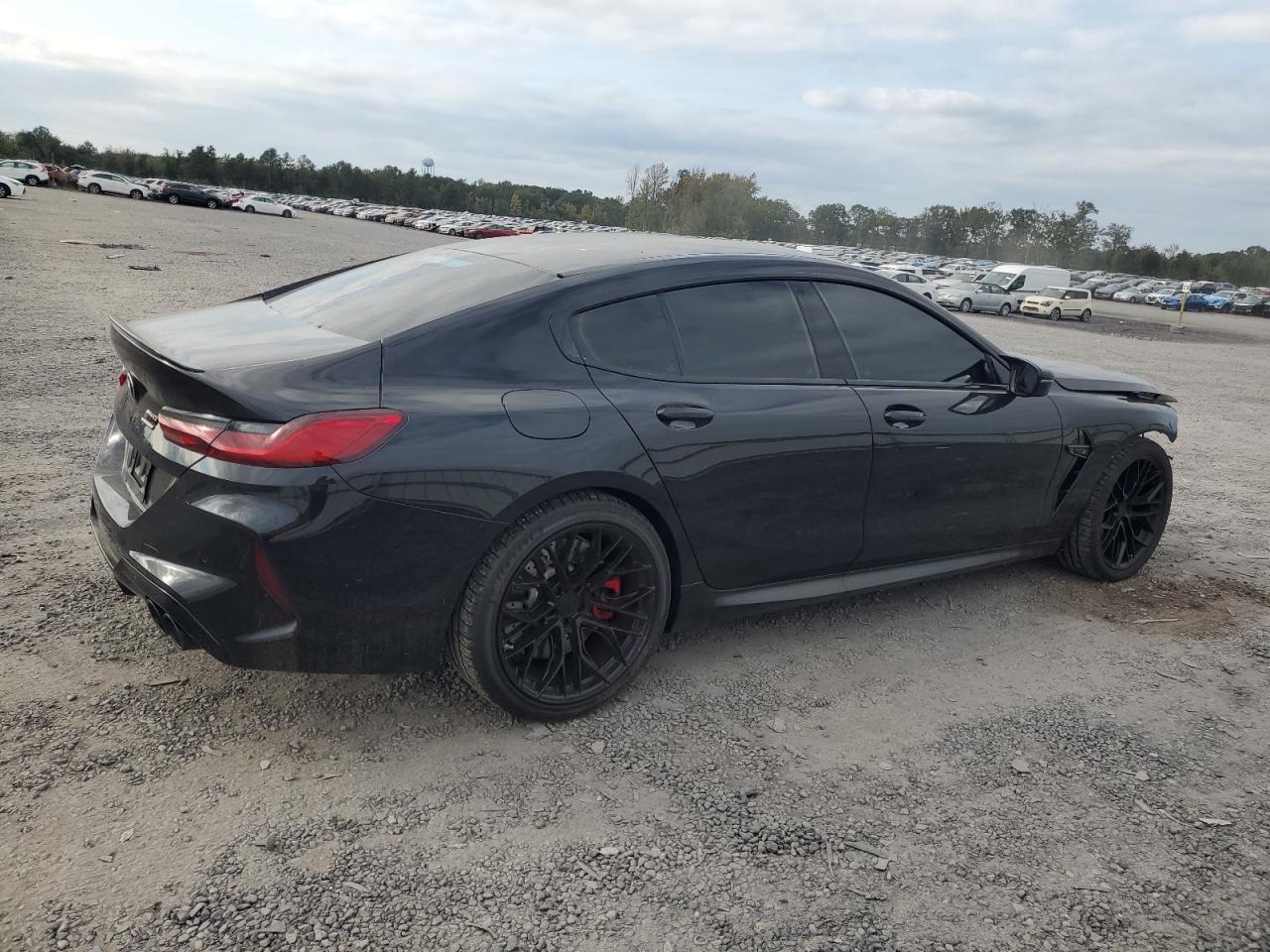 2022 BMW M8 - Фото 3