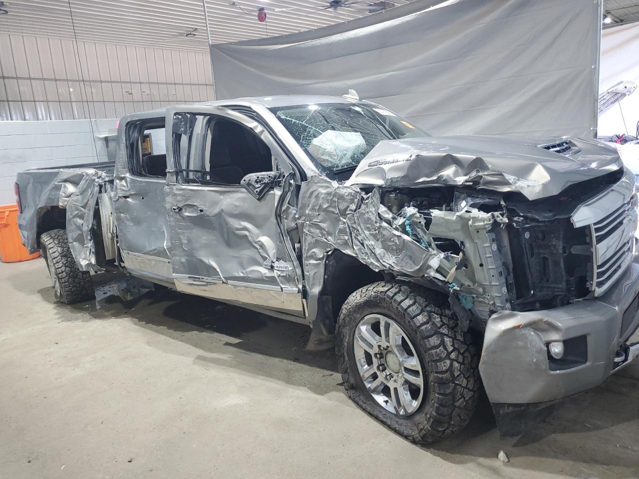 2017 Chevrolet Silverado K2500 High Country - Image 4