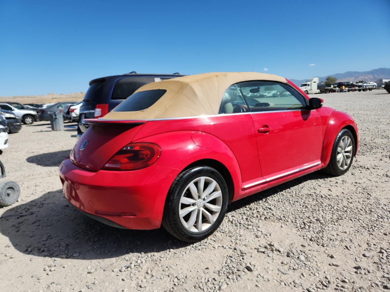 2014 Volkswagen Beetle - Фото 3
