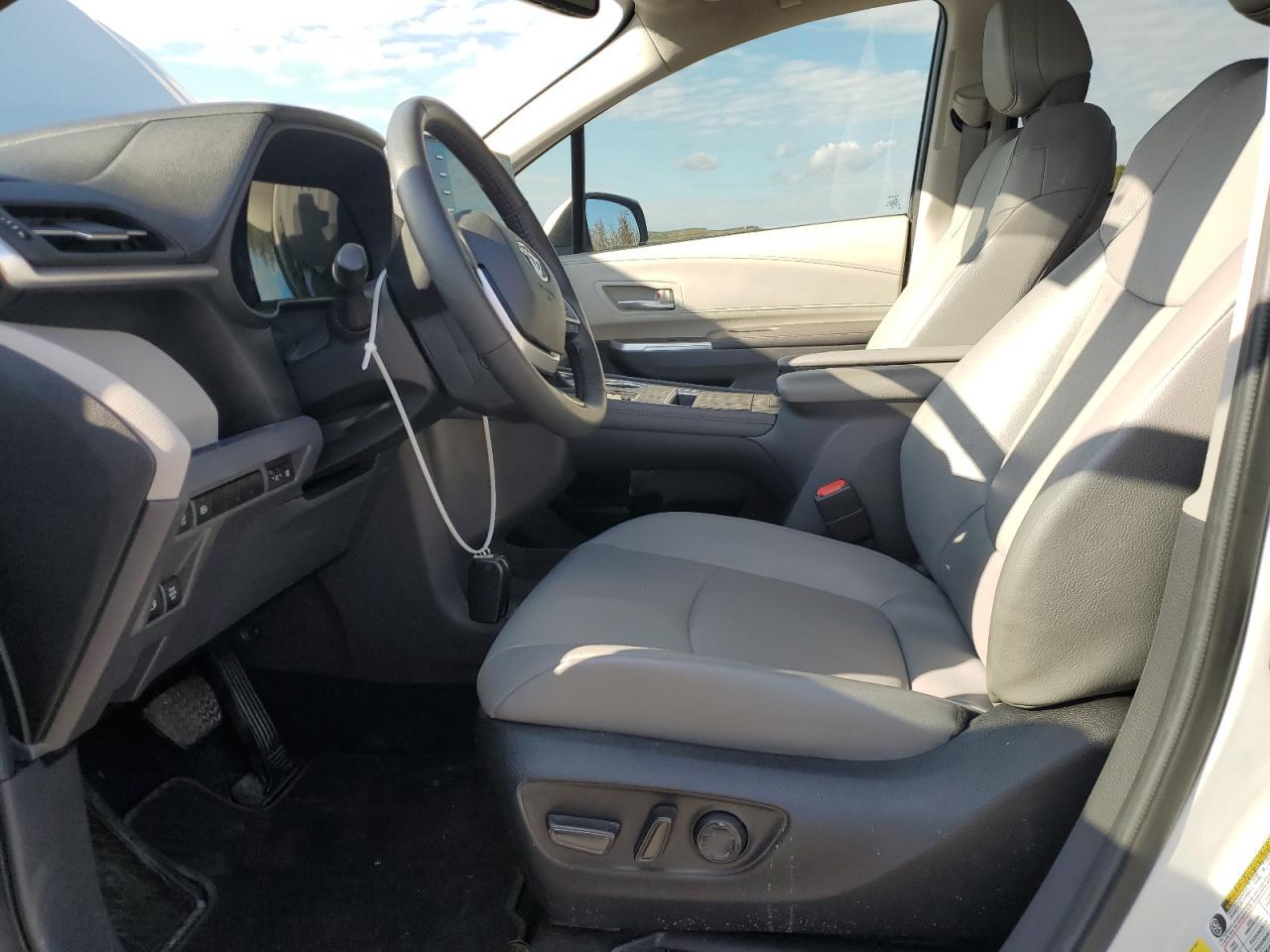 2024 Toyota Sienna Xle - Фото 7