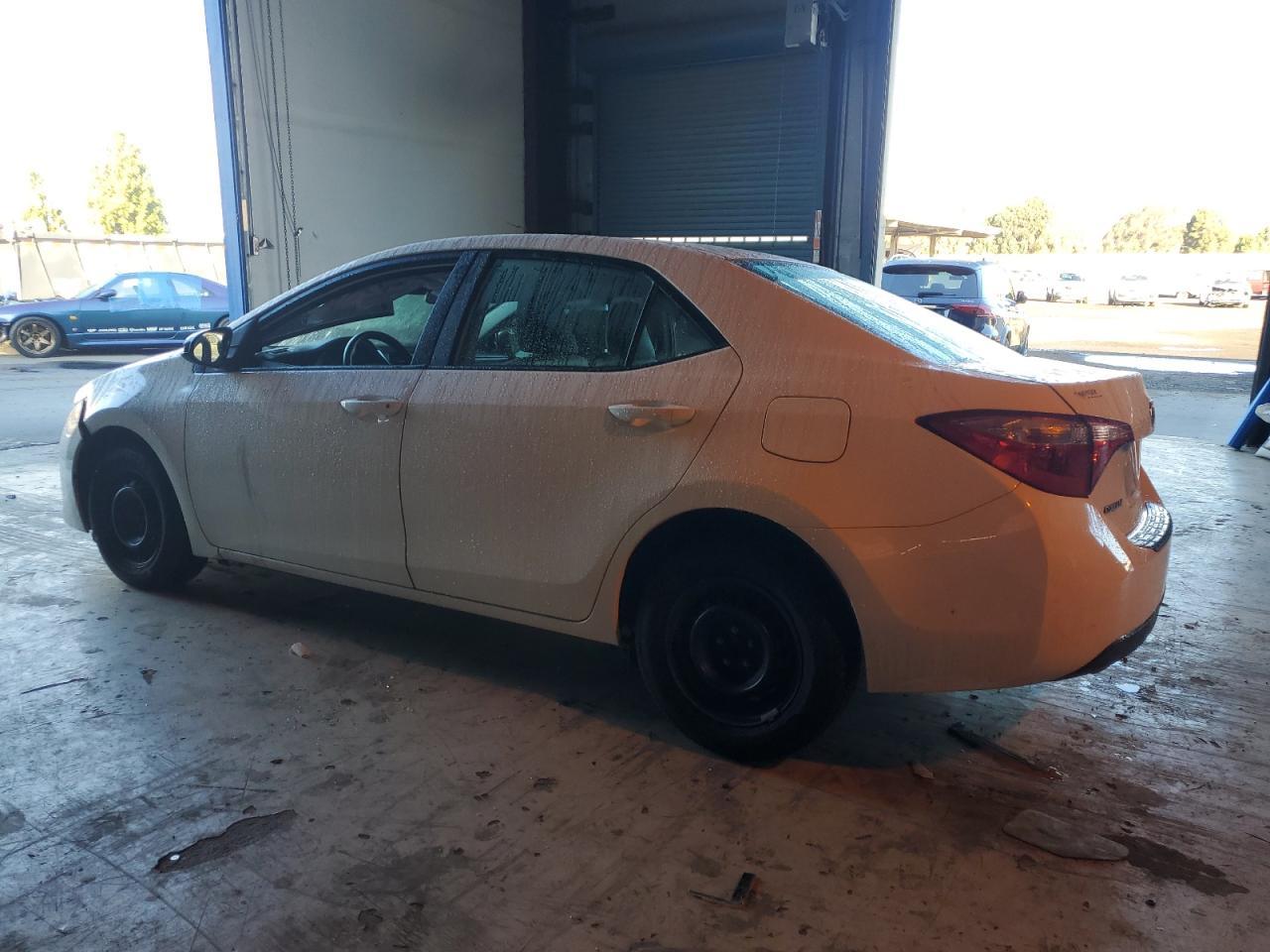 2017 Toyota Corolla L - Фото 2